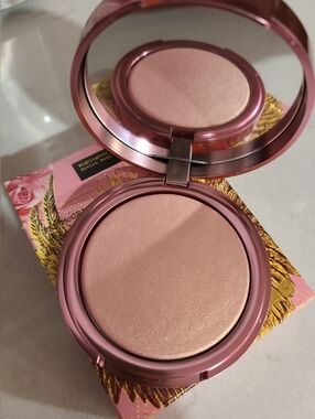 Pat McGrath Divine Rose Highlighter